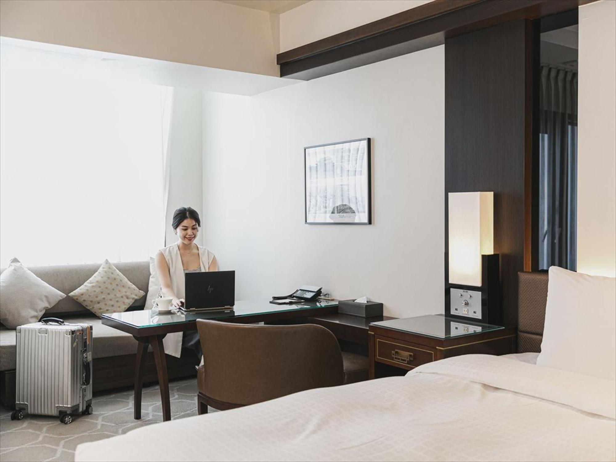 Okinawa Exes Naha Hotel Екстериор снимка